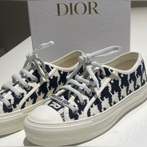DIOR SNEAKERS - BLACK AND WHITE HOUNDSTOOTH - WOMENS SIZE 8